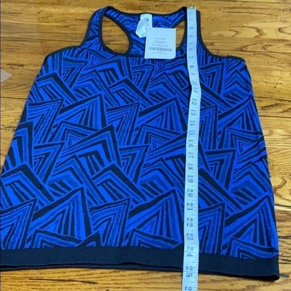 fabletics NWT Olympus Tank Medium D4 - Picture 10 of 10